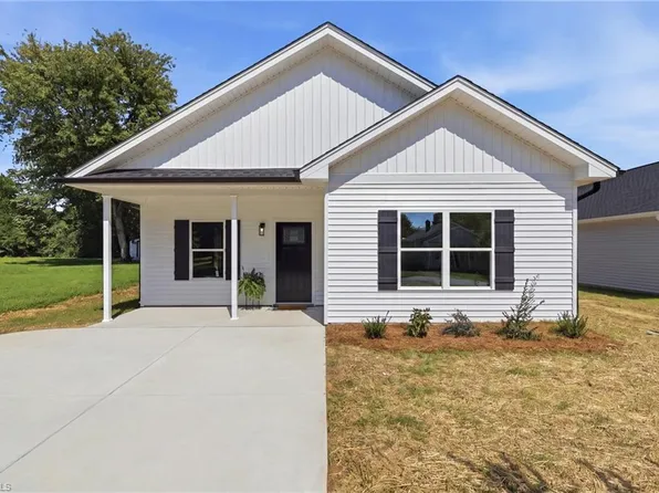 408 Dobson St, Kernersville, NC 27284