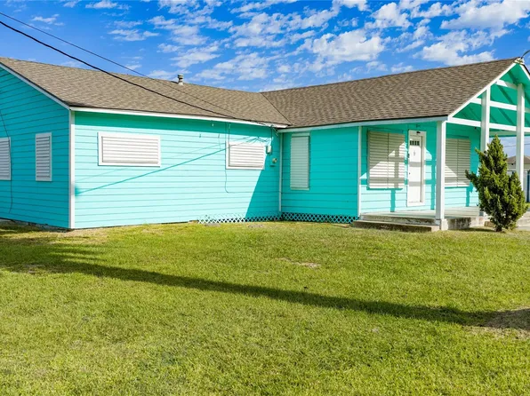 312 W Jefferson Ave, Pt O Connor, TX 77982