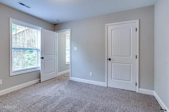 7936 Poplar Grove Ln — Photo 28