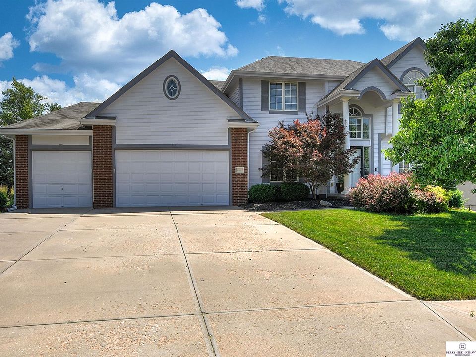 1st image of 18303 Adams Cir