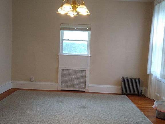 5th image of 22 Cottage Pl #3401