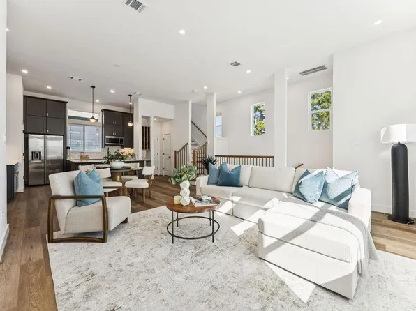 2125 Hoskins Dr #B, Houston, TX 77080