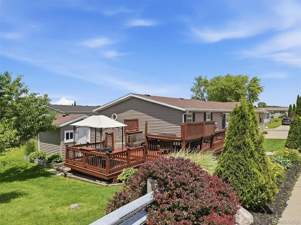 9695 Bloomsbury Cir, Northville, MI 48167