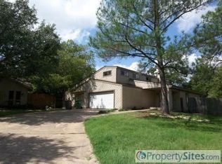 2503 Oak Cir, Bryan, TX 77802