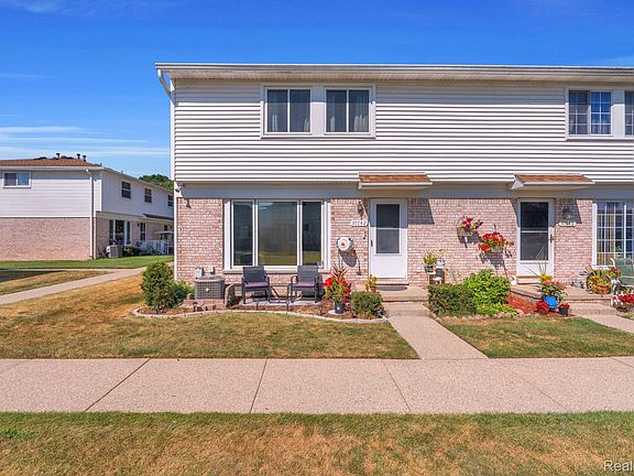 4th image of 37742 Colonial Dr