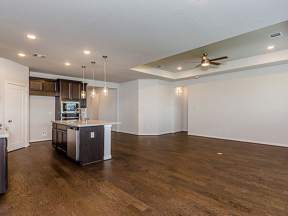 3rd image of 415 Barrios Bay Ln