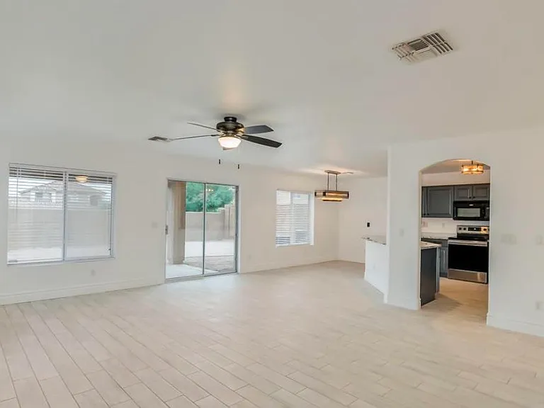 22281 W Morning Glory St — Photo 8