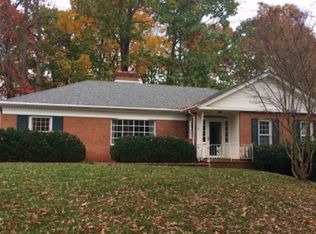 711 Susan Ln, Martinsville, VA 24112