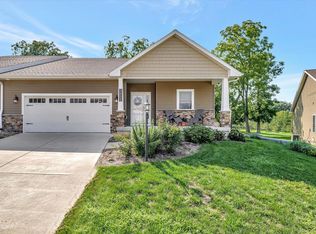 1804 Lake Ridge Ct, Mahomet, IL 61853