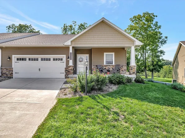 1804 Lake Ridge Ct, Mahomet, IL 61853