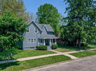 114 6th Ave, Baraboo, WI 53913