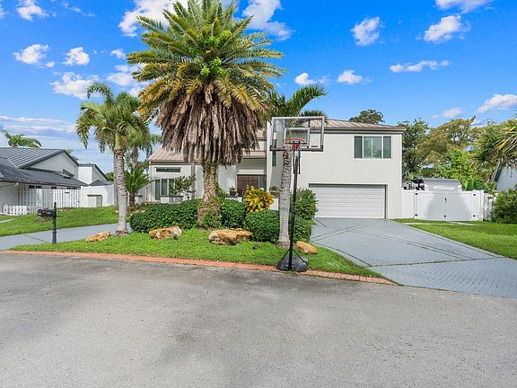 4th image of 7605 Black Olive Way