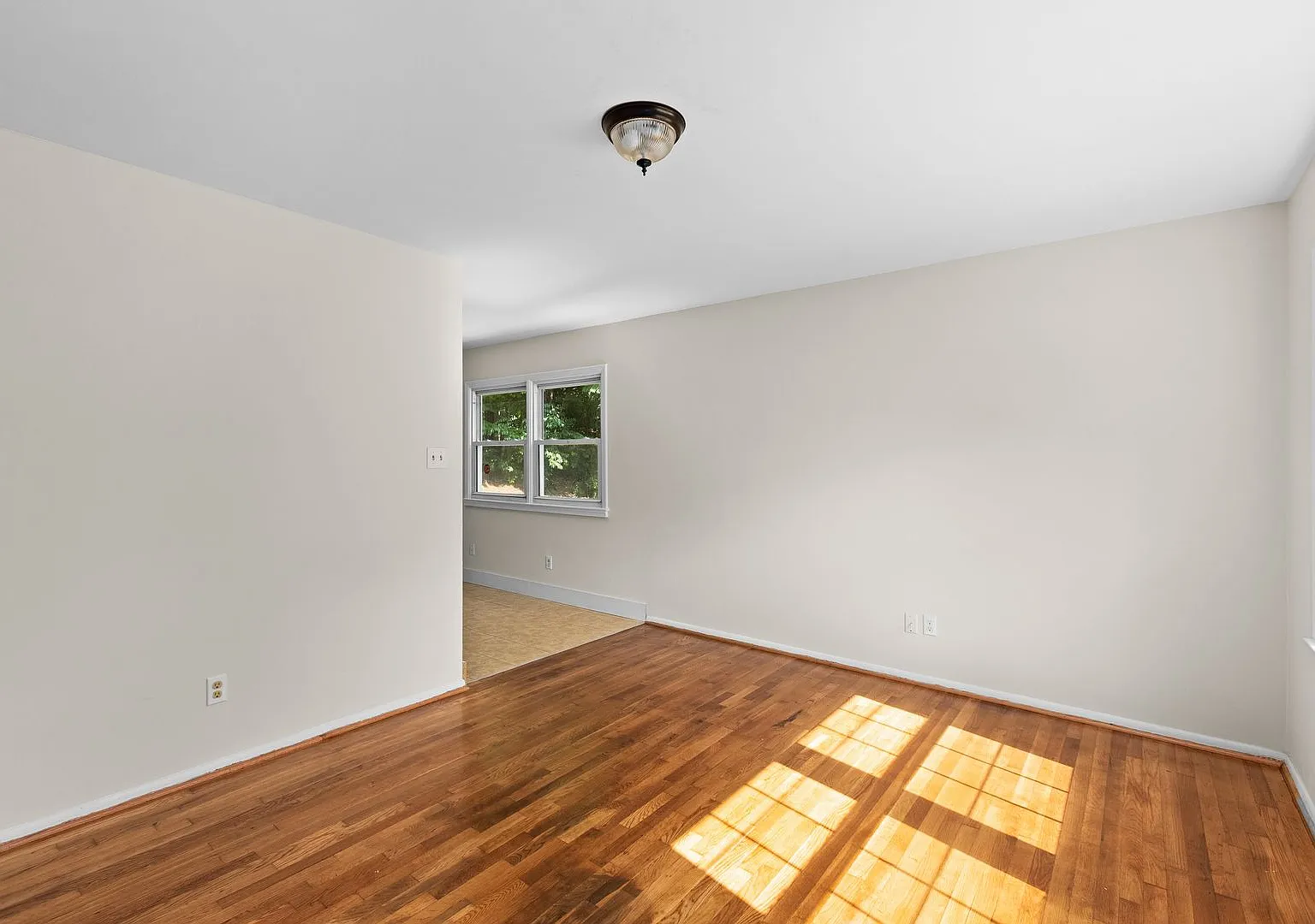 3-Bedroom Home with Central Air and Laundry Hookups — Photo 2