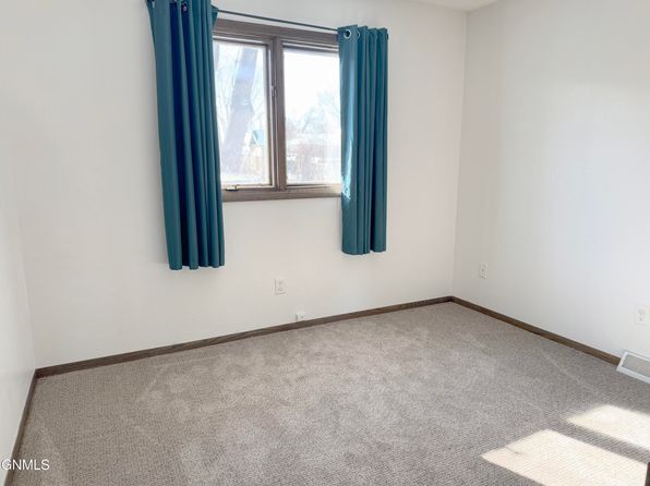 bismarck-north-dakota-447600754 picture