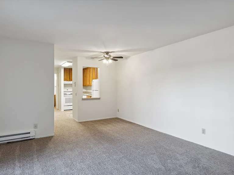 Country Meadows Apartments — Photo 16