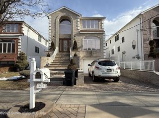 151 Lipsett Ave, Staten Island, NY