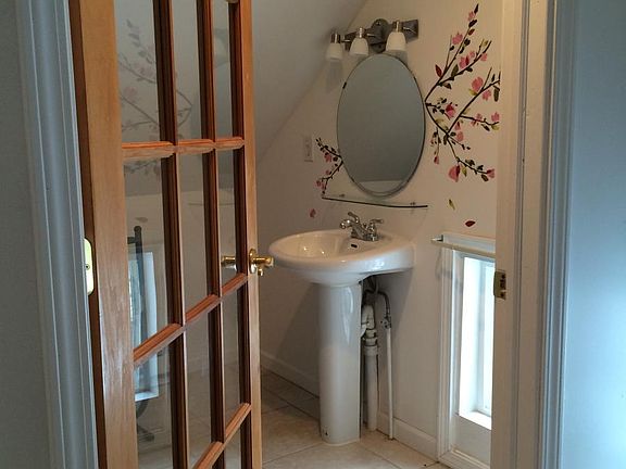 master bedroom bathroom