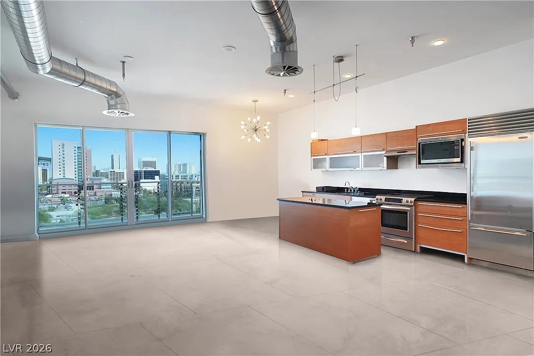 Newport Lofts — Photo 3