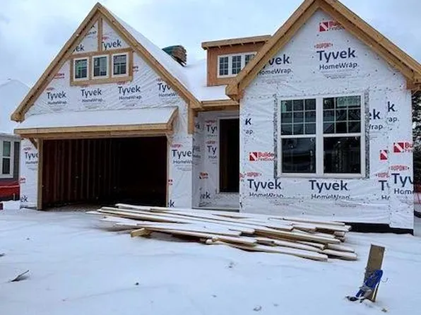 2354 Pondview Dr, Troy, MI 48085