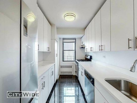 5th image of 240 E 82nd St Penthouse F