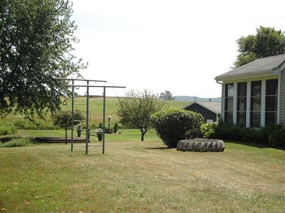 3rd image of 7244 Birchwood Dr
