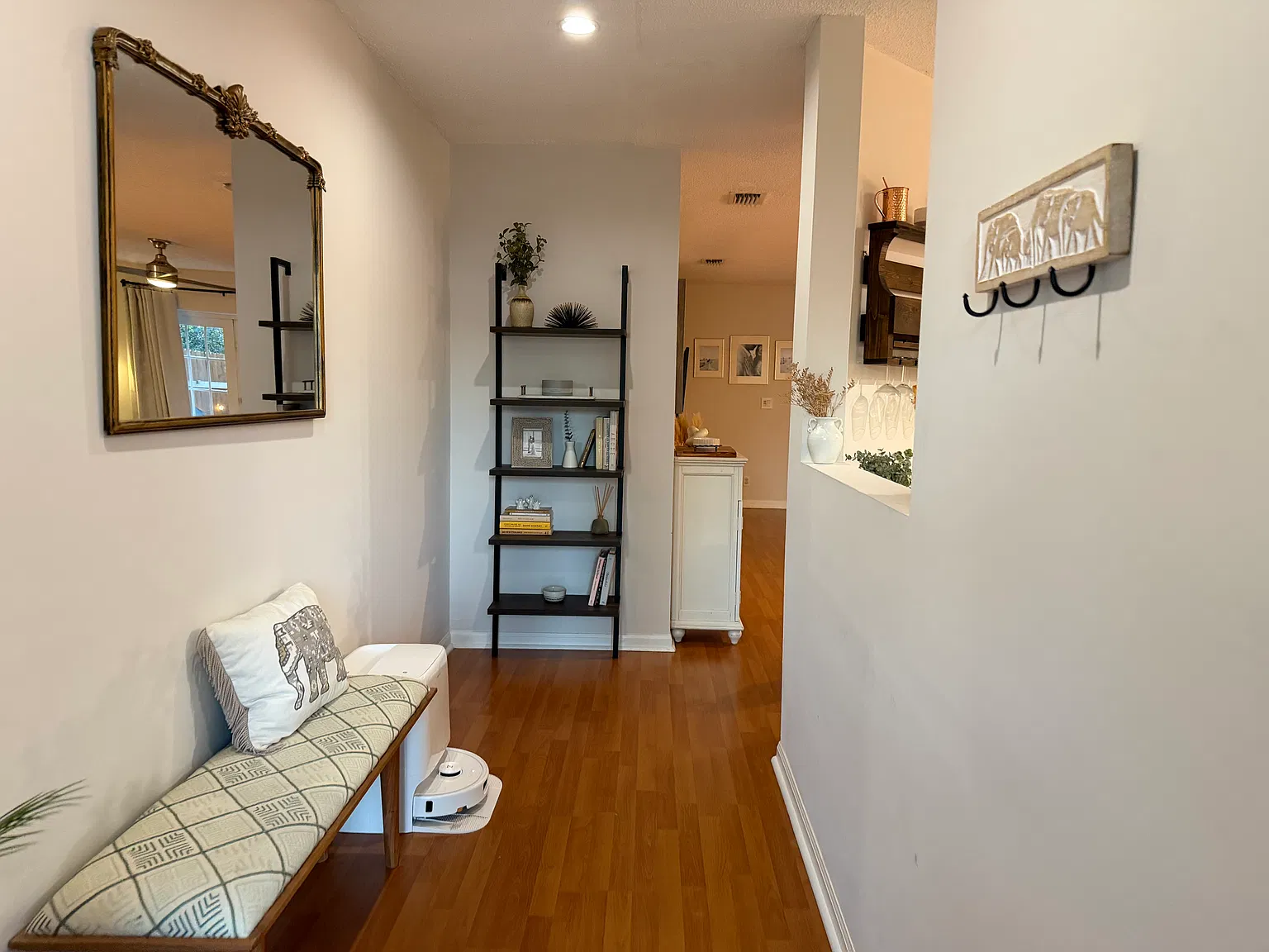 3 bed, 2.5 bath, 1504 sqft, $3,100 — Photo 2