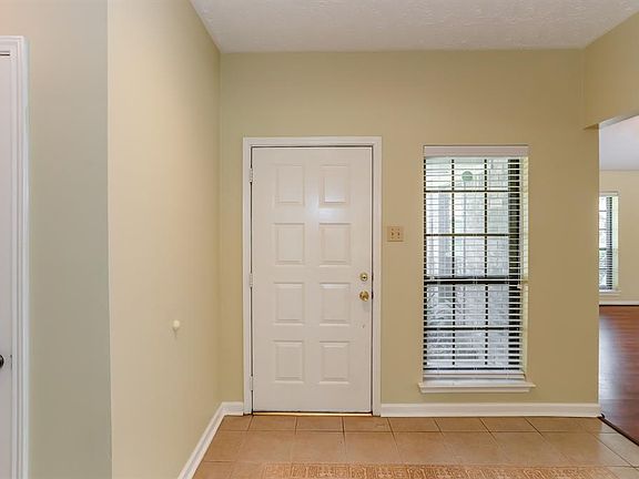 5th image of 2627 Manorwood St