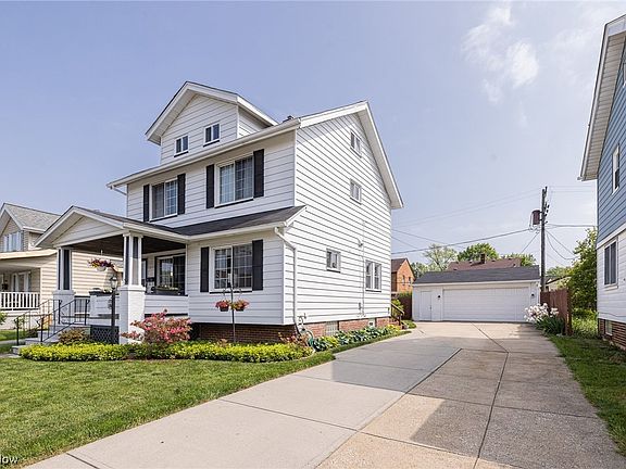3rd image of 16605 Pearldale Ave
