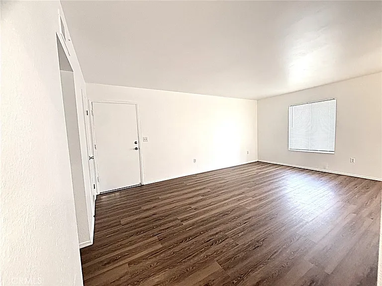 302 E Blueridge Ave — Photo 3