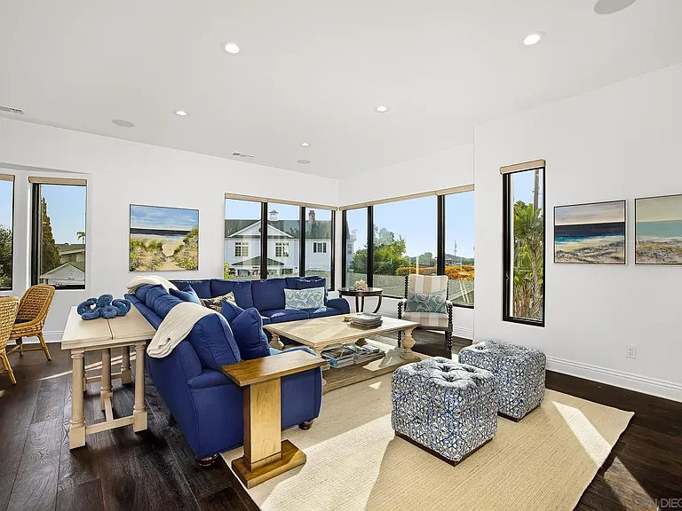 1070 Coronado Ave — Photo 10