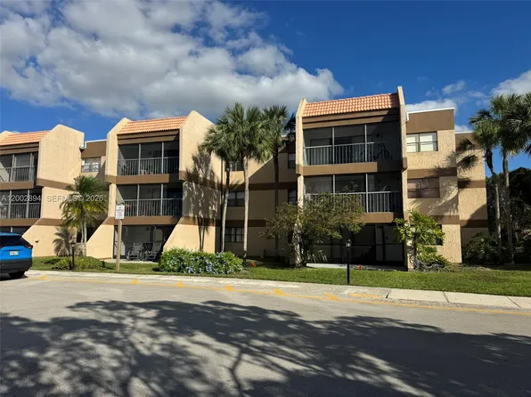 240 Lakeview Dr APT 112, Weston, FL 33326