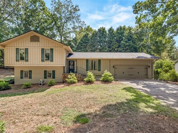 3630 Lantern Dr, Gainesville, GA 30504