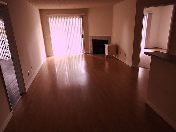 3rd image of 1701 Talmadge St #205