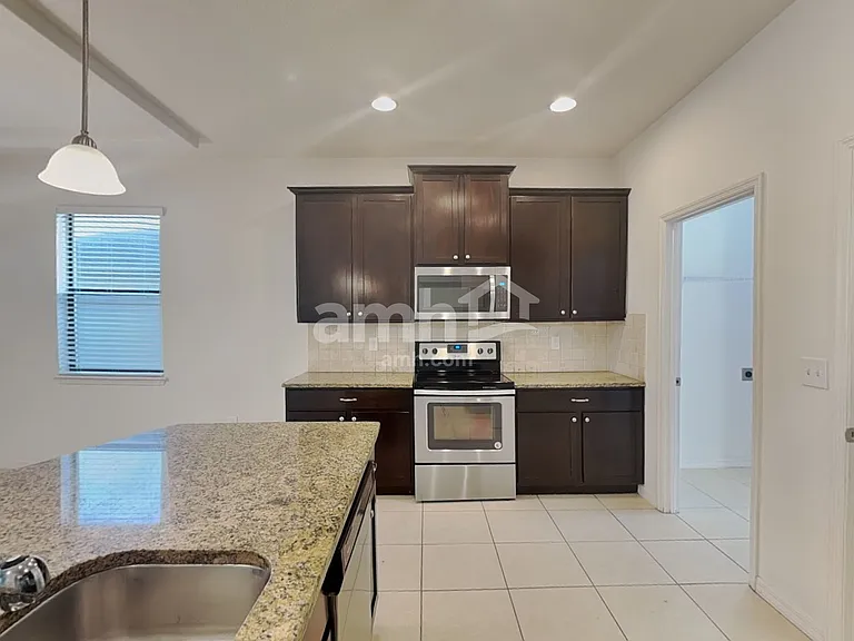 11621 Winterset Cove Dr — Photo 3