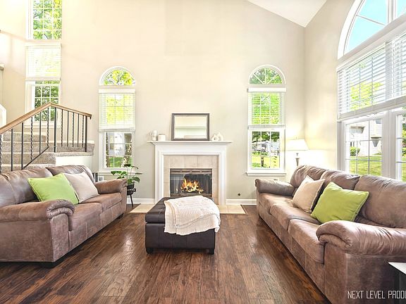 3rd image of 134 Golfview Dr