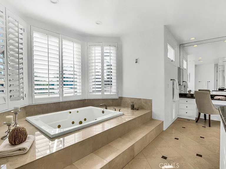 25504 Colette Way — Photo 44