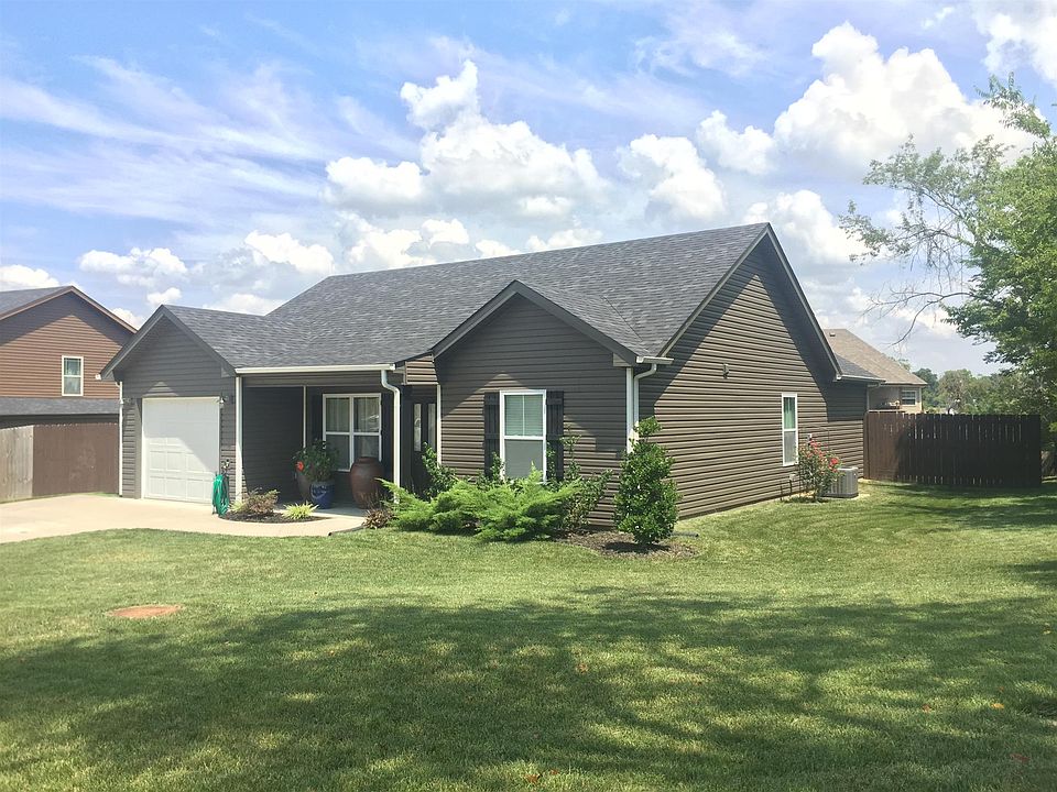 1st image of 1875 Camelot Dr