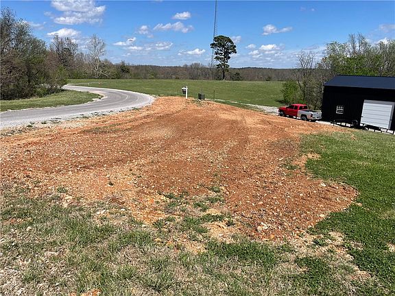 4th image of 1368 Mountain Ridge Rd