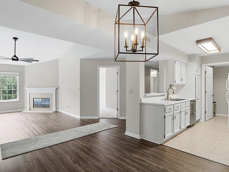 580 Cloverfield Ln #301 — Photo 21