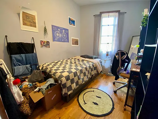 Rented by Safdie Realty Group | media 7