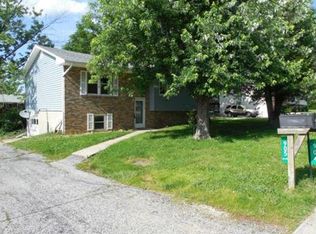 905 Julian Ln, Fulton, MO 65251