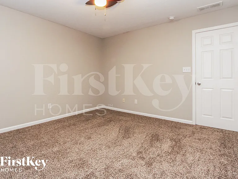 4700 Cork Ct — Photo 10