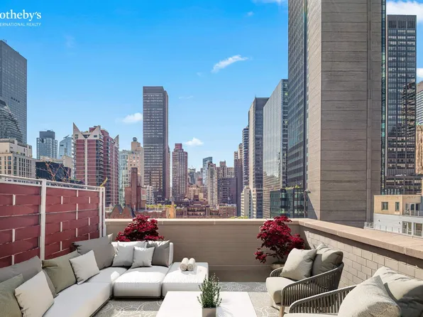 224 East 52nd Street image 1 of 23