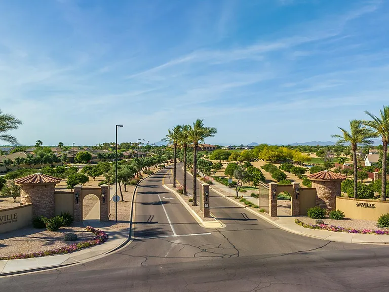 4176 E Clubview Dr — Photo 35