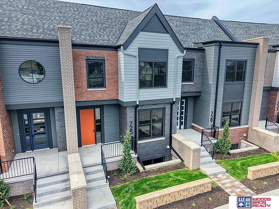 3rd image of 729 Blue Sage Blvd
