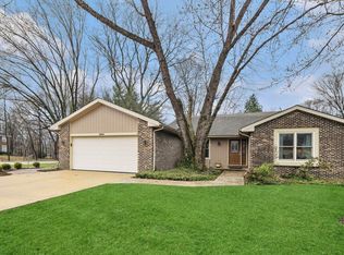 6634 Pinehurst Ct, Lisle, IL 60532