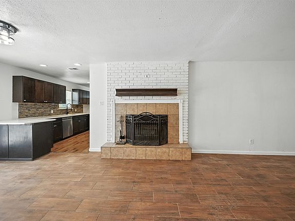 4th image of 5600 Conroy St