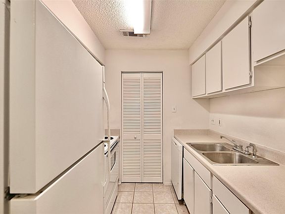 2nd image of 9407 Pagewood Ln