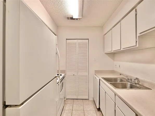 9407 Pagewood Ln, Houston, TX 77063