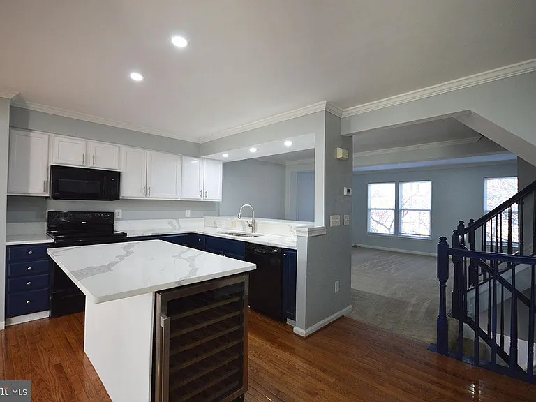 106 Cagney Ter SE — Photo 2